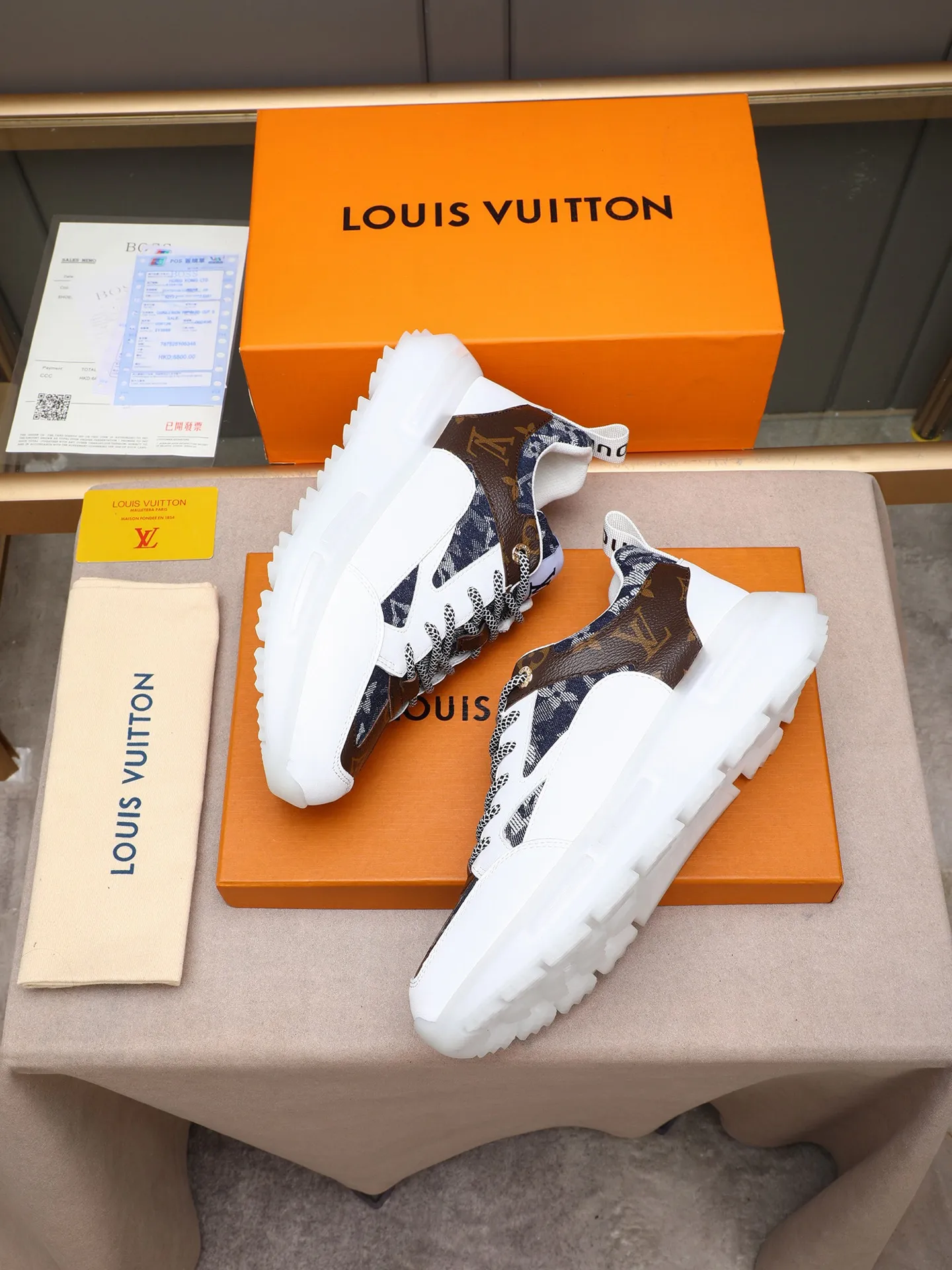 Men's shoes 💰460 [LV] Made of imported L special fabric spliced ​​with cowhide and comfortable mesh lining. Privately molded foam TPU outsole, super light and comfortable on the feet! Perfect last shape, generous and fashionable design, 4 colors available! Code number: 38–44 (45 customized